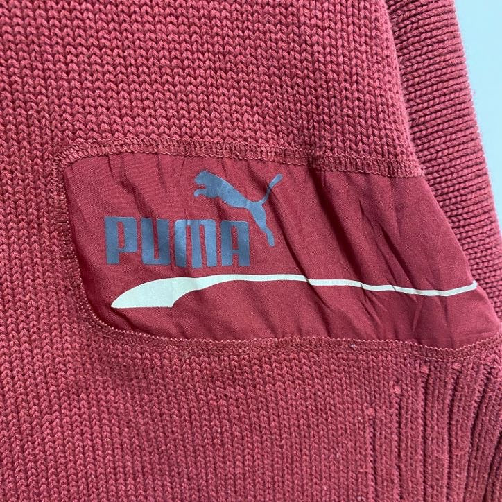 古着 used　PUMA　プーマ　長袖ロゴプリントニット　セーター　クルーネック　赤　えんじ色　秋冬服　レトロ　Mサイズ