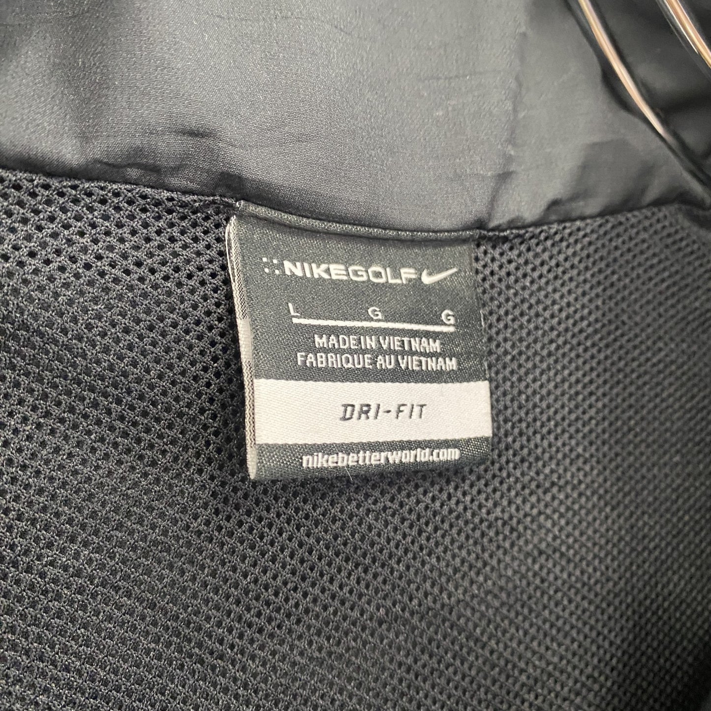 古着 used　NIKE GOLF　ナイキゴルフ　ハーフジップナイロン刺繍ジャケット　黒　ブラック　Lサイズ