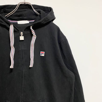 古着 used　FILA　フィラ　長袖ジップアップパーカー　ワンポイントロゴ刺繡　黒　ブラック　ヴィンテージ　秋冬服　XLサイズ