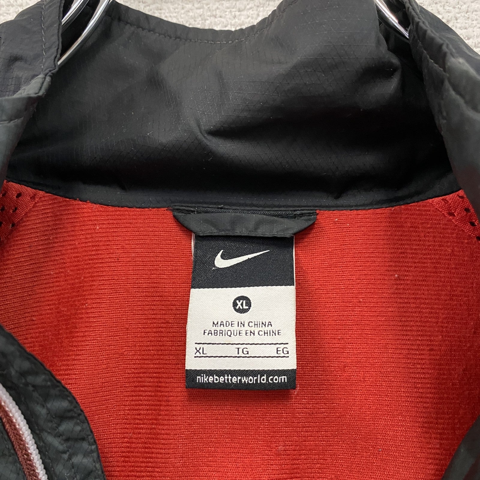 NIKE　ナイキ　フルジップジャケット　スウッシュ　ダークグレー　黒　ブラック　XLサイズ　古着