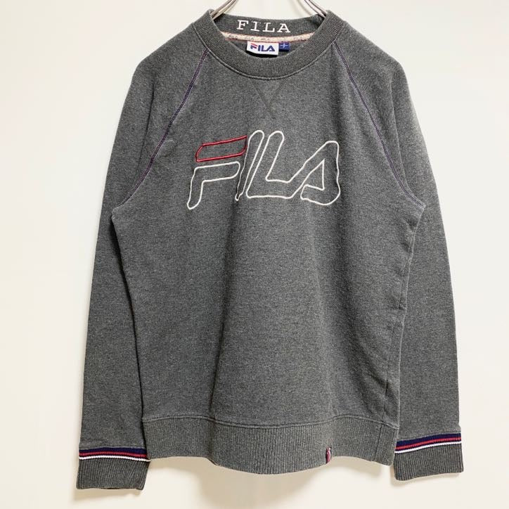 古着 used　FILA　フィラ　長袖ビッグロゴ刺繍スウェット　トレーナー　クルーネック　グレー　秋冬服　Sサイズ