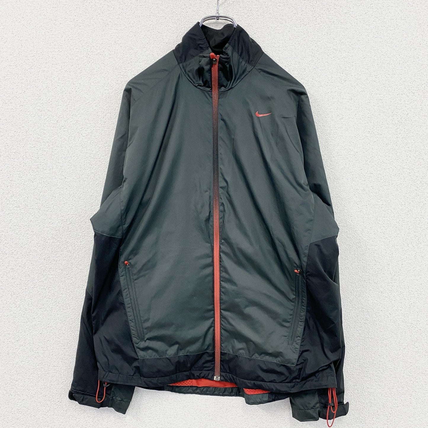 NIKE　ナイキ　フルジップジャケット　スウッシュ　ダークグレー　黒　ブラック　XLサイズ