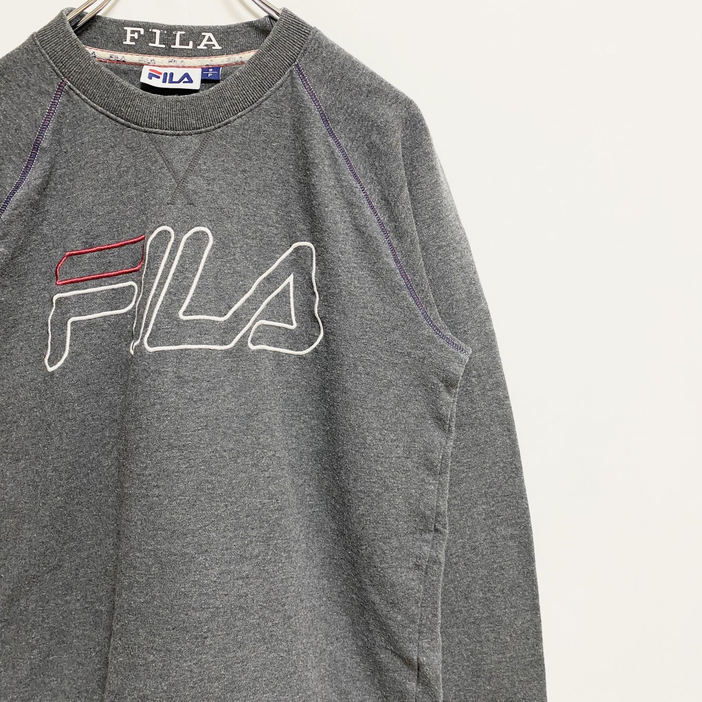 古着 used　FILA　フィラ　長袖ビッグロゴ刺繍スウェット　トレーナー　クルーネック　グレー　秋冬服　Sサイズ