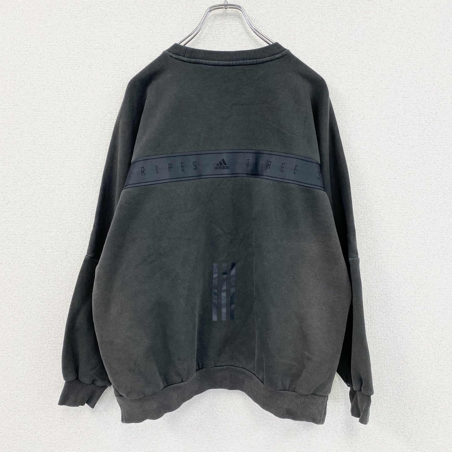 adidas　アディダス　スウェット/トレーナー　パフォーマンスロゴ　黒　ブラック　Lサイズ