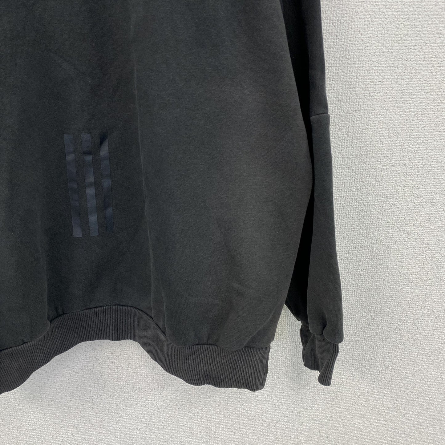 adidas　アディダス　スウェット/トレーナー　パフォーマンスロゴ　黒　ブラック　Lサイズ