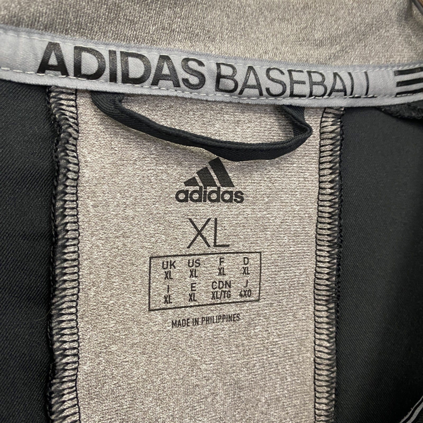 adidas　アディダス　プリントナイロンジャケットプルオーバー　黒　ブラック　XLサイズ　古着