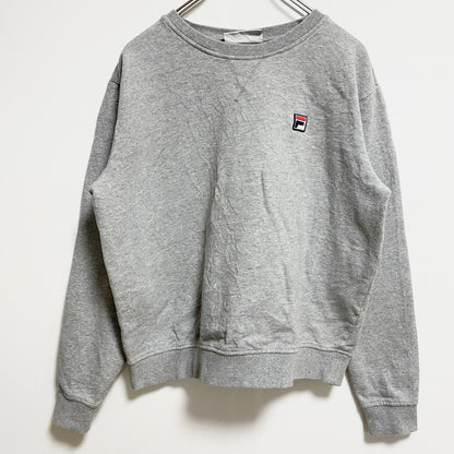 古着 used　FILA　フィラ　長袖クルーネックスウェット　トレーナー　ワンポイント刺繡　グレー　秋冬服　Lサイズ