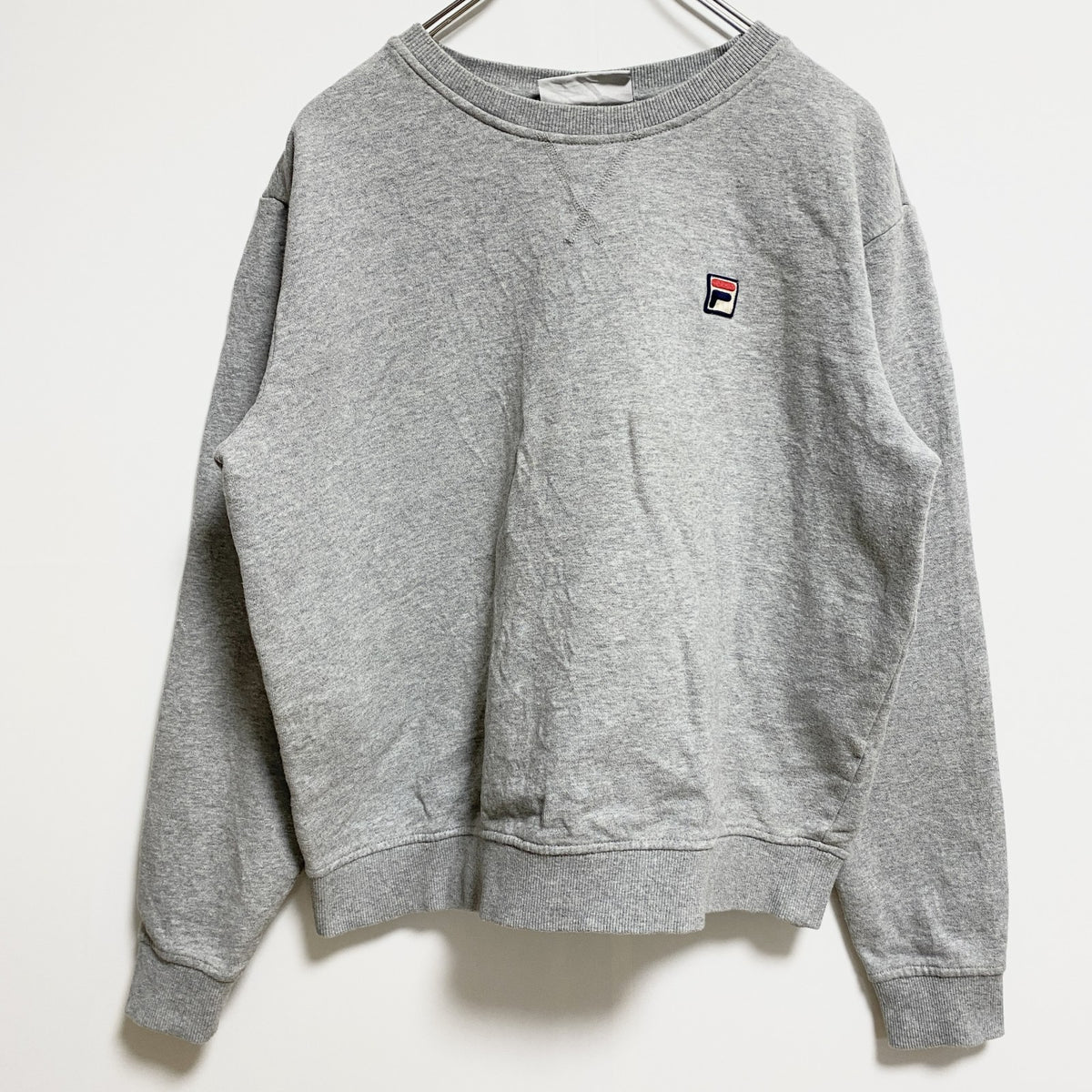 FILA　フィラ　長袖クルーネックスウェット　トレーナー　ワンポイント刺繍　グレー　灰色　秋冬服　Lサイズ　古着