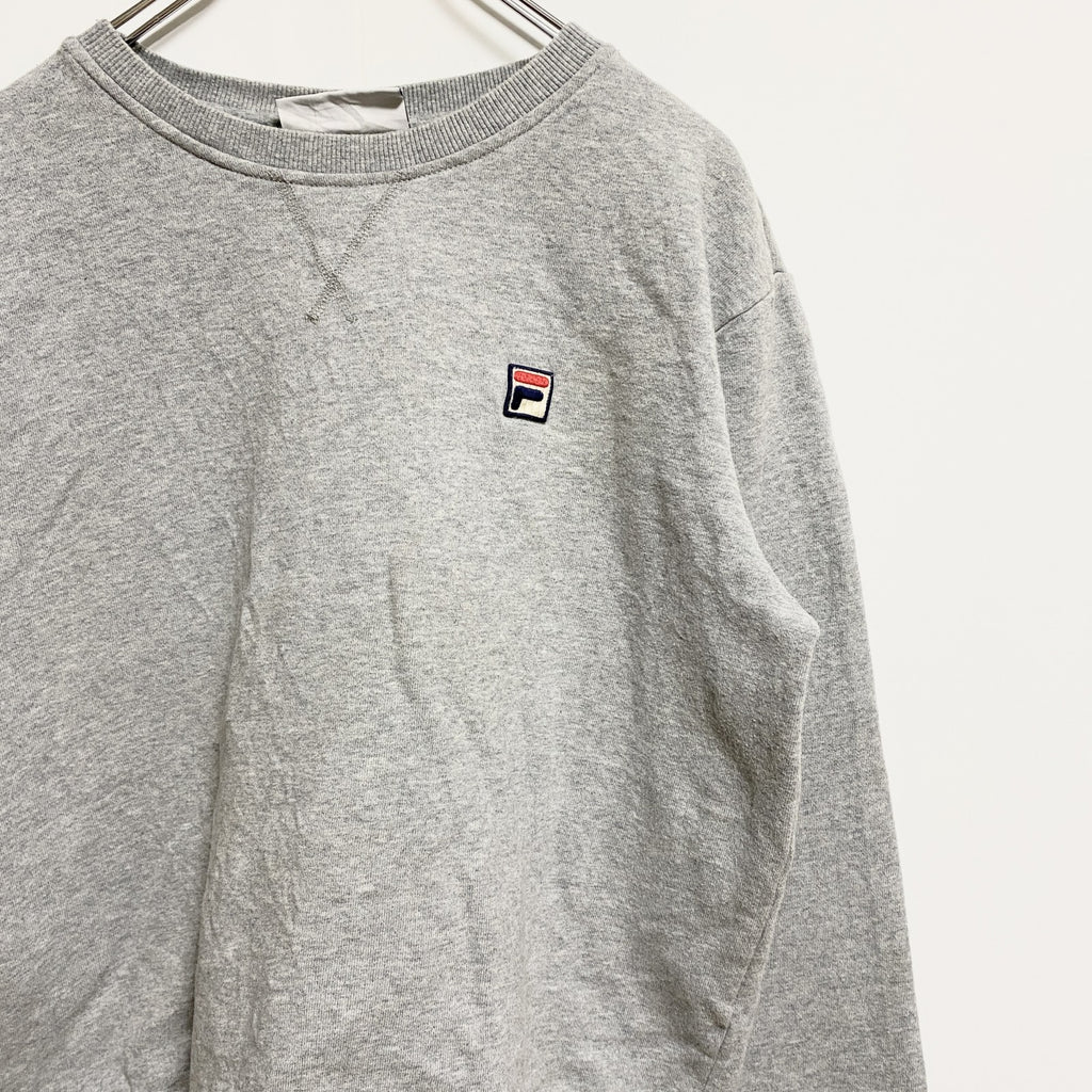 FILA　フィラ　長袖クルーネックスウェット　トレーナー　ワンポイント刺繍　グレー　灰色　秋冬服　Lサイズ　古着