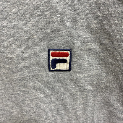 古着 used　FILA　フィラ　長袖クルーネックスウェット　トレーナー　ワンポイント刺繡　グレー　秋冬服　Lサイズ