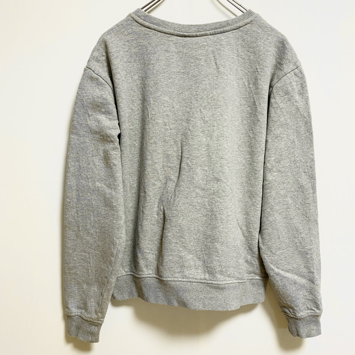 FILA　フィラ　長袖クルーネックスウェット　トレーナー　ワンポイント刺繍　グレー　灰色　秋冬服　Lサイズ　古着