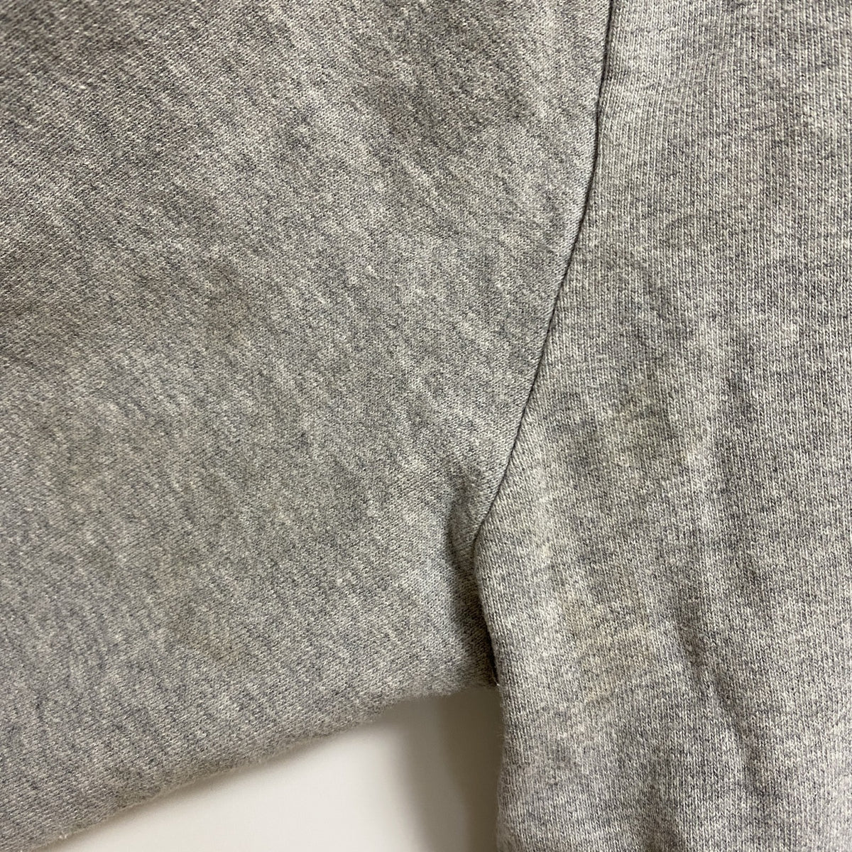 FILA　フィラ　長袖クルーネックスウェット　トレーナー　ワンポイント刺繍　グレー　灰色　秋冬服　Lサイズ　古着