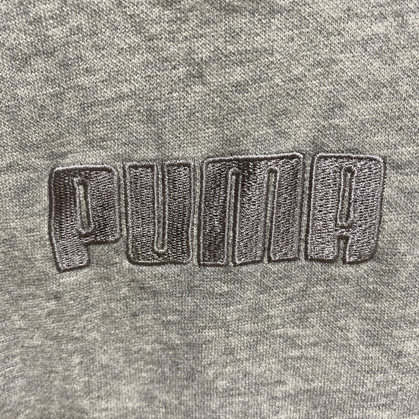 古着 used　PUMA　プーマ　長袖ワンポイントロゴ刺繍パーカー　グレー　秋冬服　ビッグシルエット　XLサイズ