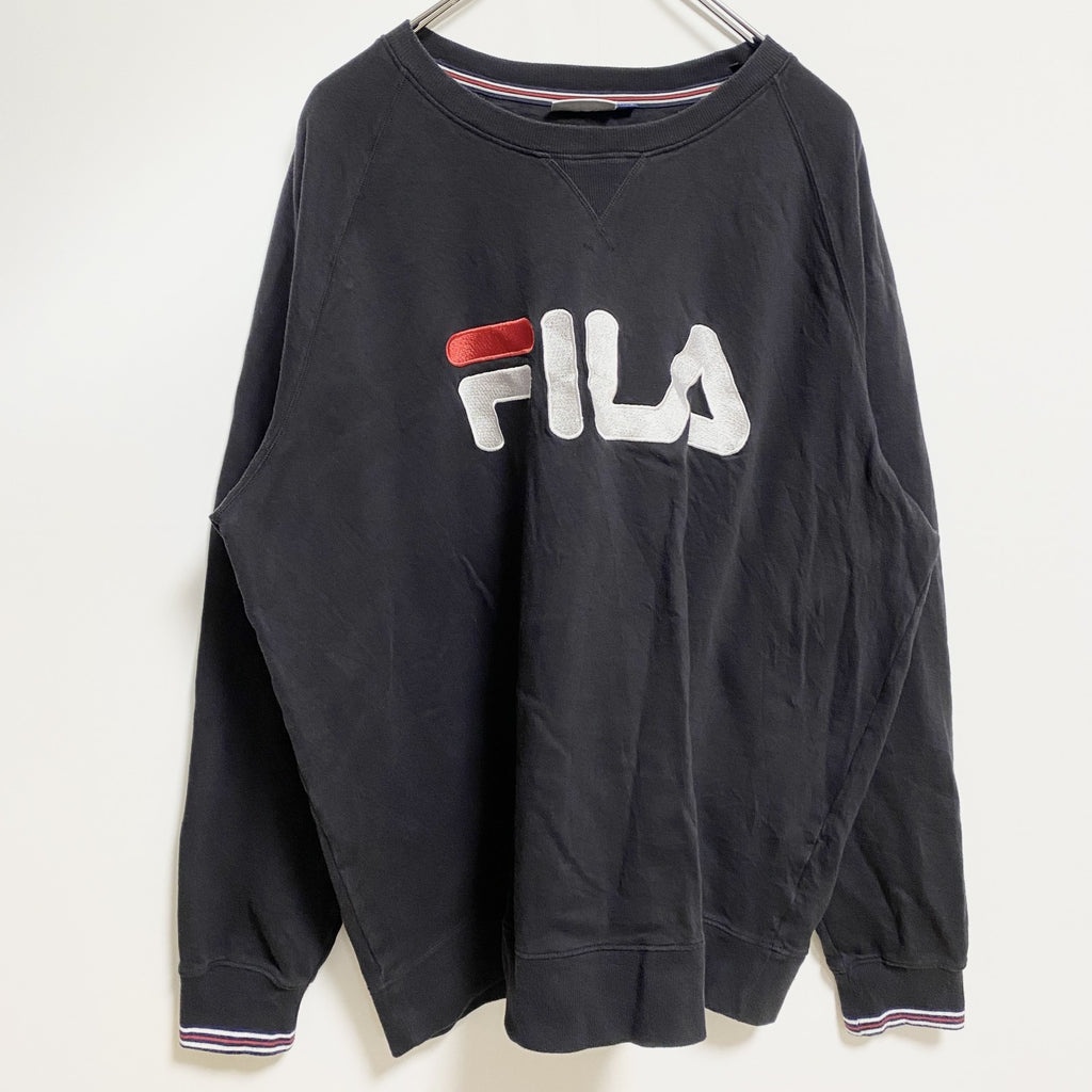 FILA　フィラ　スウェット/トレーナー　前V　ラグランスリーブ　刺繍ロゴ　デカロゴ　黒　ブラック　2XLサイズ　古着
