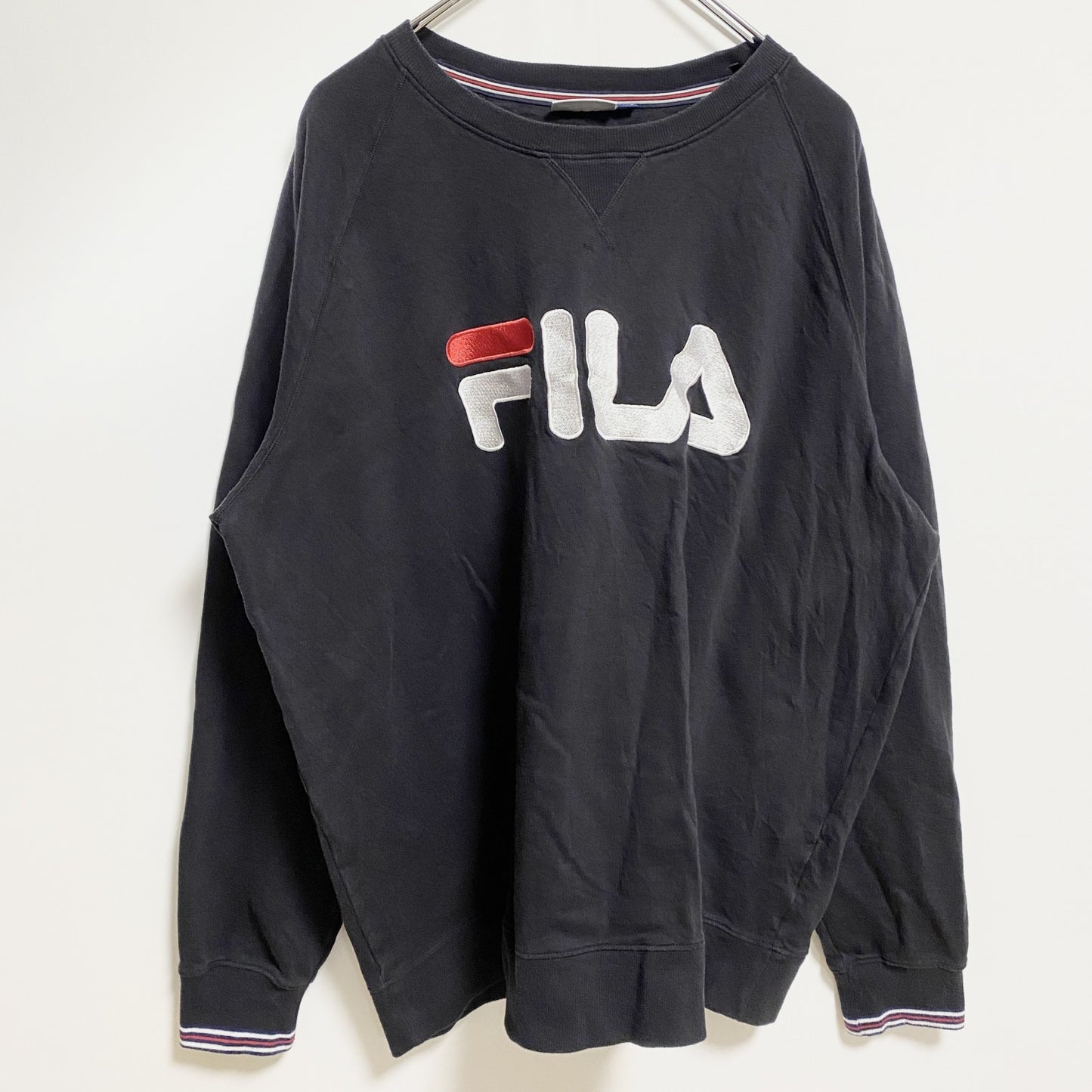 古着 used　FILA　フィラ　長袖ロゴ刺繍スウェット　トレーナー　クルーネック　黒　秋冬服　ビッグシルエット　2XLサイズ