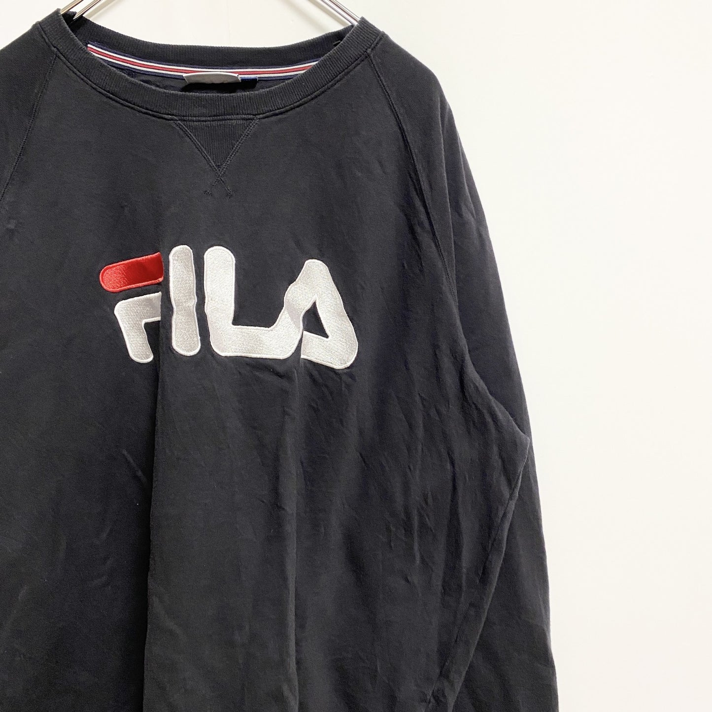 古着 used　FILA　フィラ　長袖ロゴ刺繍スウェット　トレーナー　クルーネック　黒　秋冬服　ビッグシルエット　2XLサイズ