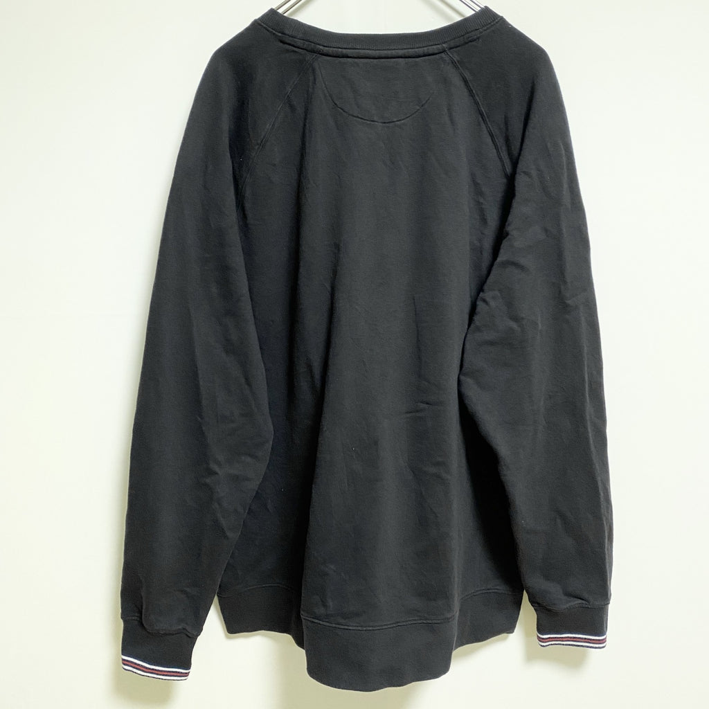 FILA　フィラ　スウェット/トレーナー　前V　ラグランスリーブ　刺繍ロゴ　デカロゴ　黒　ブラック　2XLサイズ　古着
