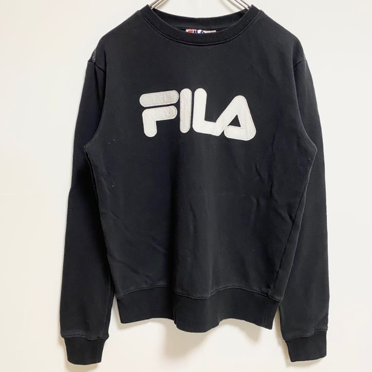 古着 used　FILA フィラ　長袖ビックロゴスウェット　トレーナー　クルーネック　黒　ブラック　Sサイズ