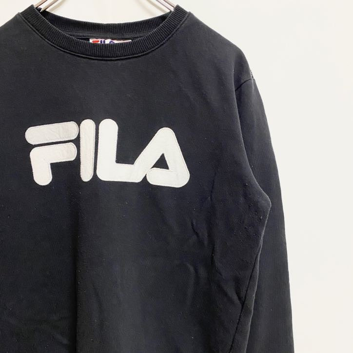 古着 used　FILA フィラ　長袖ビックロゴスウェット　トレーナー　クルーネック　黒　ブラック　Sサイズ