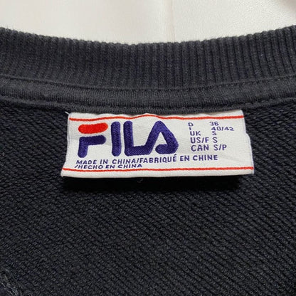 古着 used　FILA フィラ　長袖ビックロゴスウェット　トレーナー　クルーネック　黒　ブラック　Sサイズ