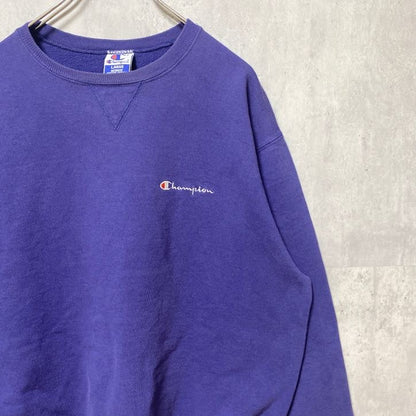 古着 used　90s　90年代　champion　チャンピオン　長袖ワンポイント刺繍スウェット　トレーナー　USA製　ネイビー