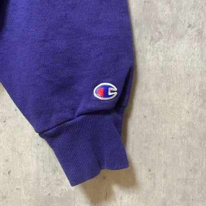 古着 used　90s　90年代　champion　チャンピオン　長袖ワンポイント刺繍スウェット　トレーナー　USA製　ネイビー