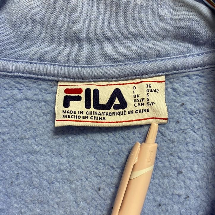 古着 used　FILA フィラ　長袖ハーフジップスウェット　トレーナー　ワンポイントロゴ刺繍　マルチカラー　Sサイズ