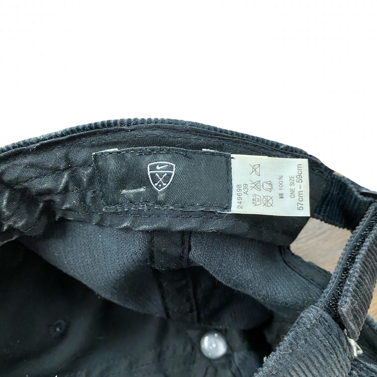 古着 used　NIKE GOLF　ナイキゴルフ　6パネルキャップ　コーデュロイベースボールキャップ　黒　ブラック　ONE SIZE