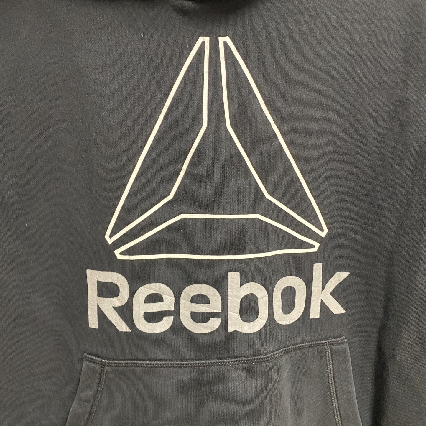 古着 used　Reebok　リーボック　長袖フロントロゴプリントパーカー　プルオーバー　黒　ブラック　秋冬服　Mサイズ