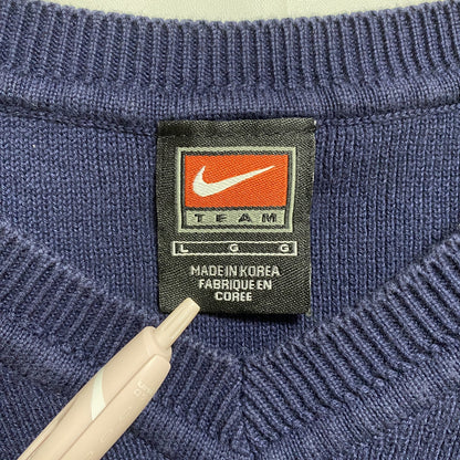 古着 used　NIKE　ナイキ　Vネックニットベスト　フットボール　スポーツ　ワンポイント刺繡　ネイビー　Lサイズ