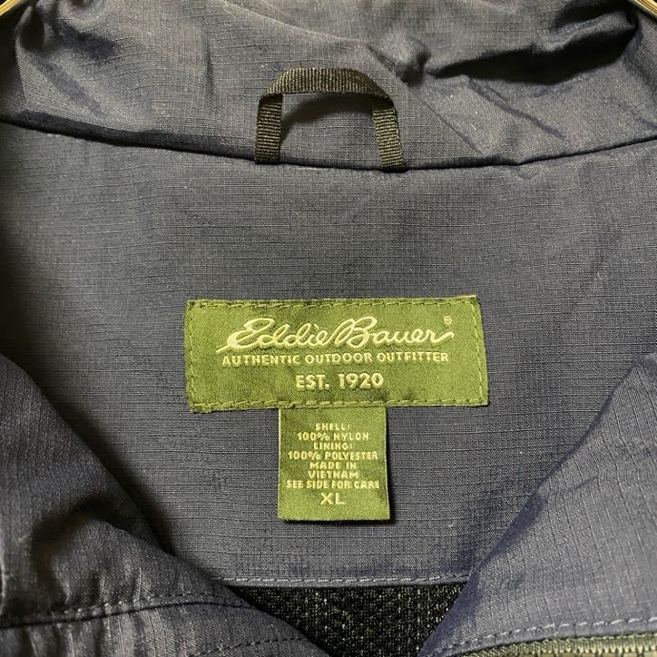 古着 used Eddie Bauer エディーバウアー　長袖マウンテンジャケット　ナイロン　ブルゾン　ネイビー　Mイズ