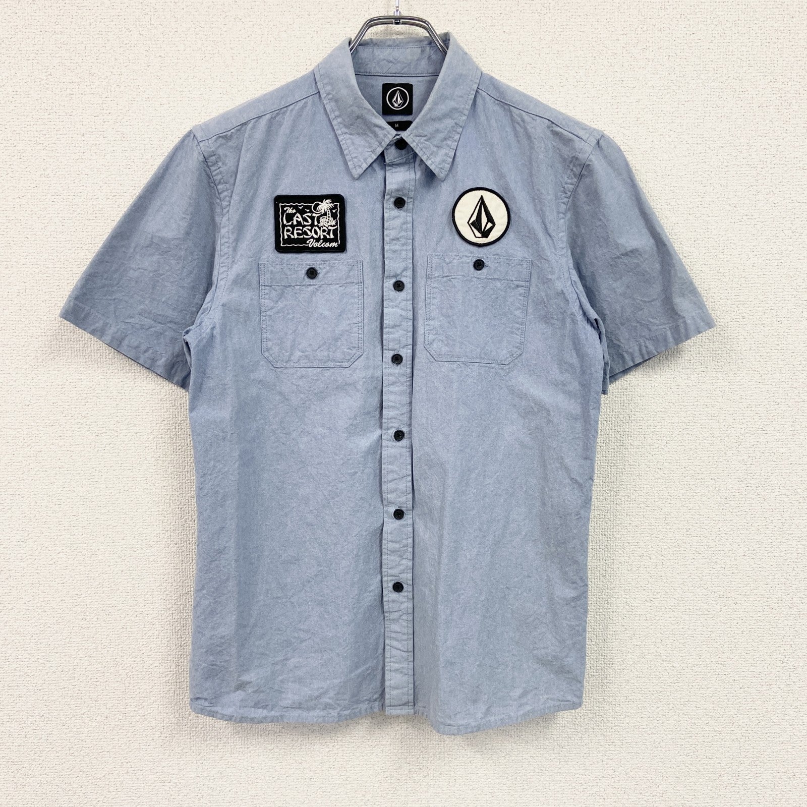 VOLCOM　ボルコム　半袖シャツ　ワッペン　2つポケット　水色　ライトブルー　Mサイズ　古着