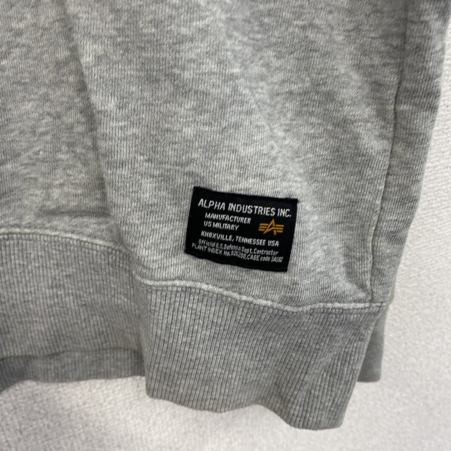 ALPHA INDUSTRIES INC　スウェット/トレーナー　灰色　グレー　Mサイズ