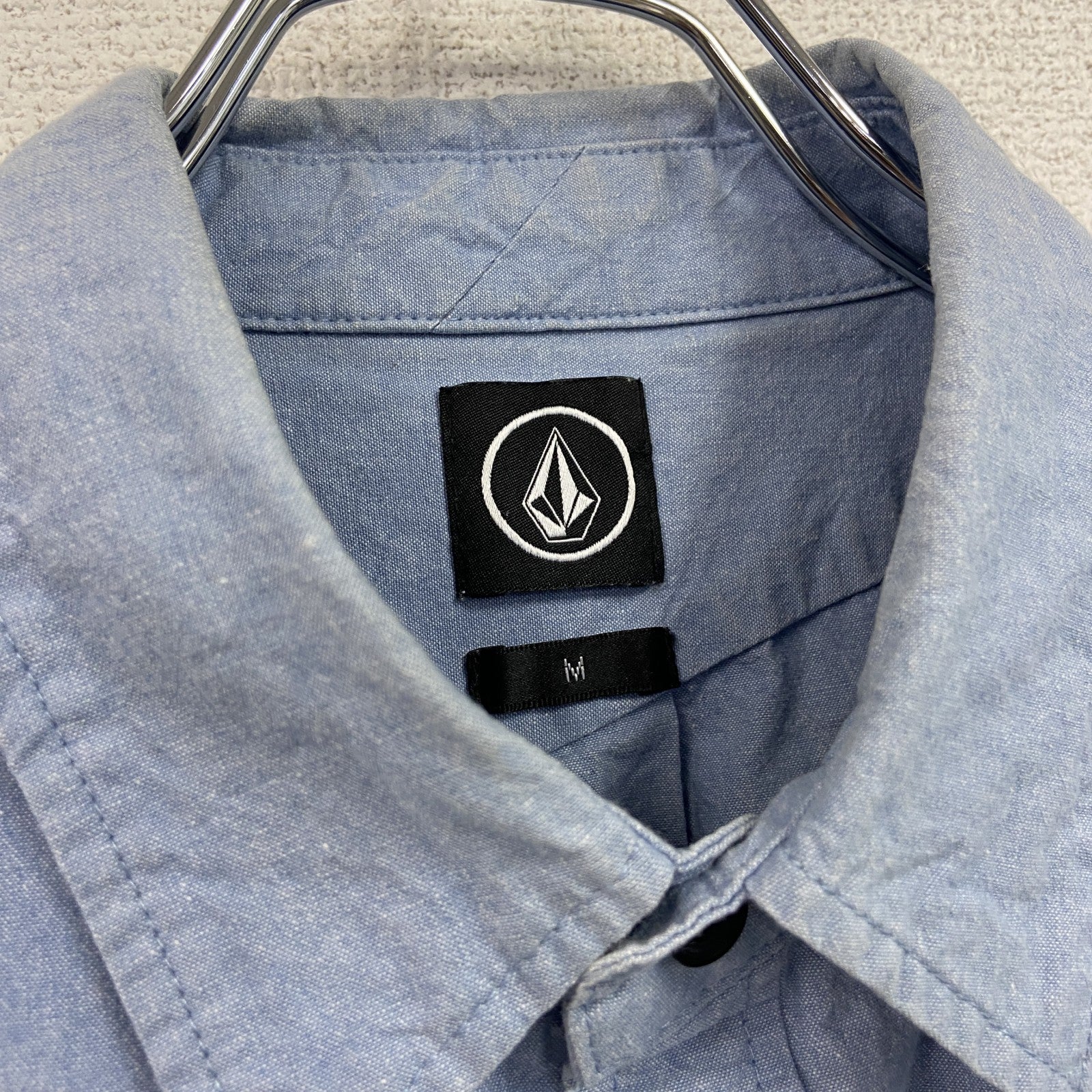 VOLCOM　ボルコム　半袖シャツ　ワッペン　2つポケット　水色　ライトブルー　Mサイズ　古着
