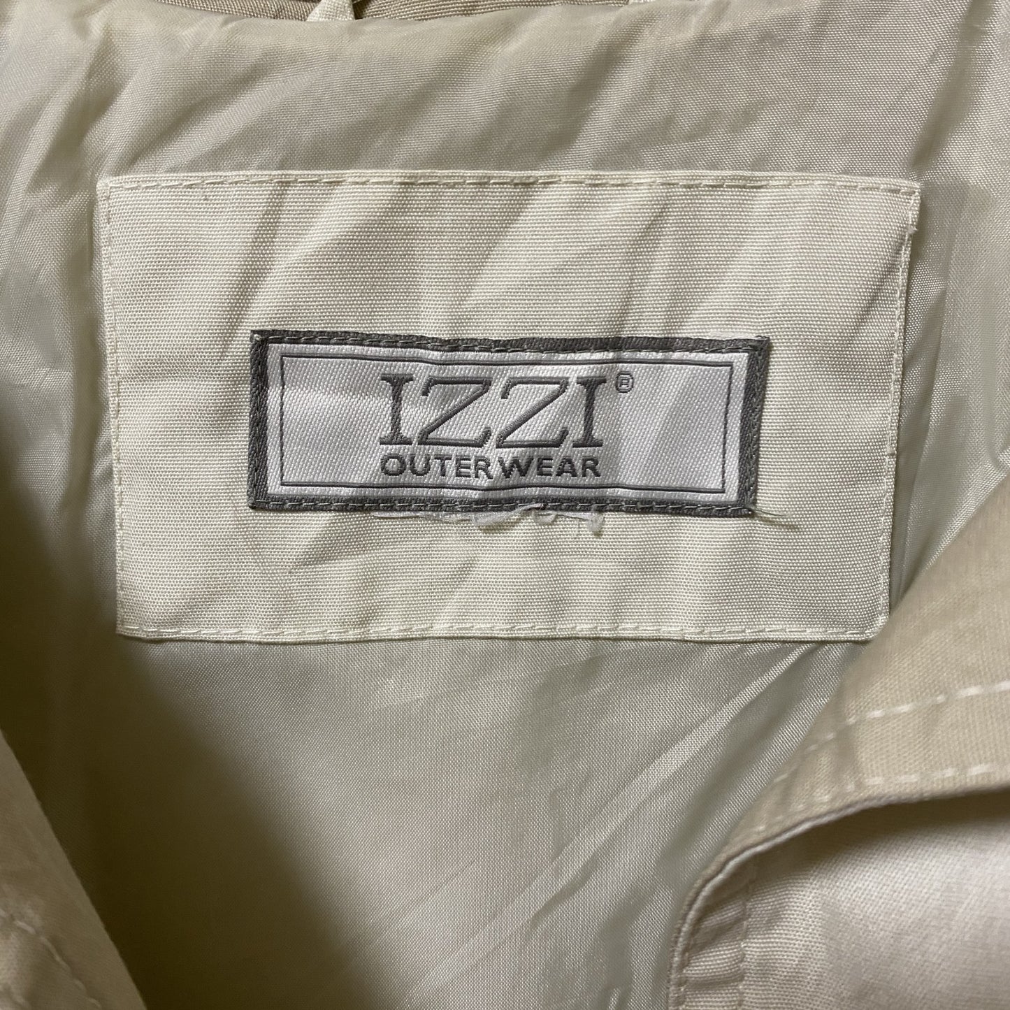 古着 used　IZZI OUTER WEAR　長袖ナイロンジャケット アウター　バイカラー　オーバーサイズ　ベージュ