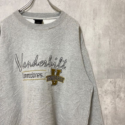 古着 used　長袖刺繍カレッジロゴスウェット　トレーナー　グレー　ヴァンダービルト大学　USA　レトロ　秋冬服　Lサイズ