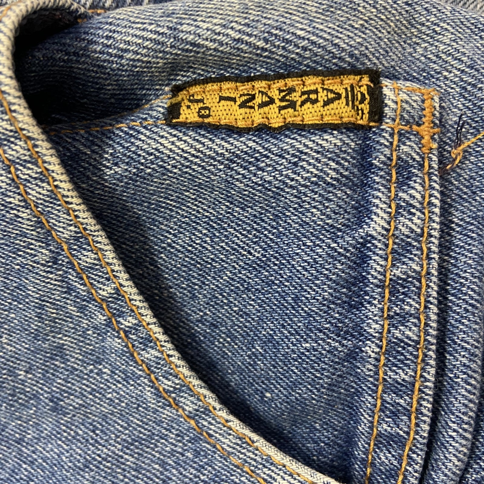 90s　ARMANI JEANS　アルマーニ・ジーンズ　デニムパンツ/ジーンズ　ジップフライ　ヴィンテージ　インディゴ　古着