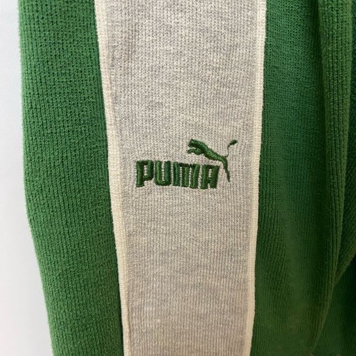 古着 used　puma プーマ　長袖Vネックスウェット　コットントレーナー　ワンポイントロゴ刺繍　緑　Lサイズ