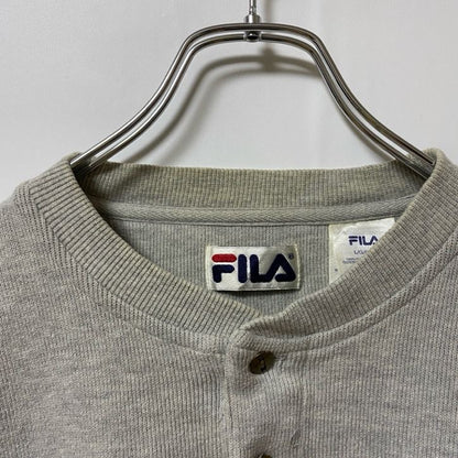 古着 used　FILA フィラ　長袖ヘンリーネック　コットンスウェット　トレーナー　ワンポイントロゴ刺繍　グレー　Lサイズ