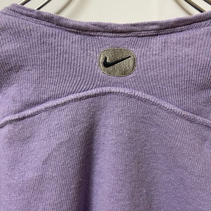NIKE ナイキ　長袖Vネックニット　セーター　ワンポイントロゴ刺繍　紫　パープル　無地　シンプル　秋冬服　Mサイズ　古着