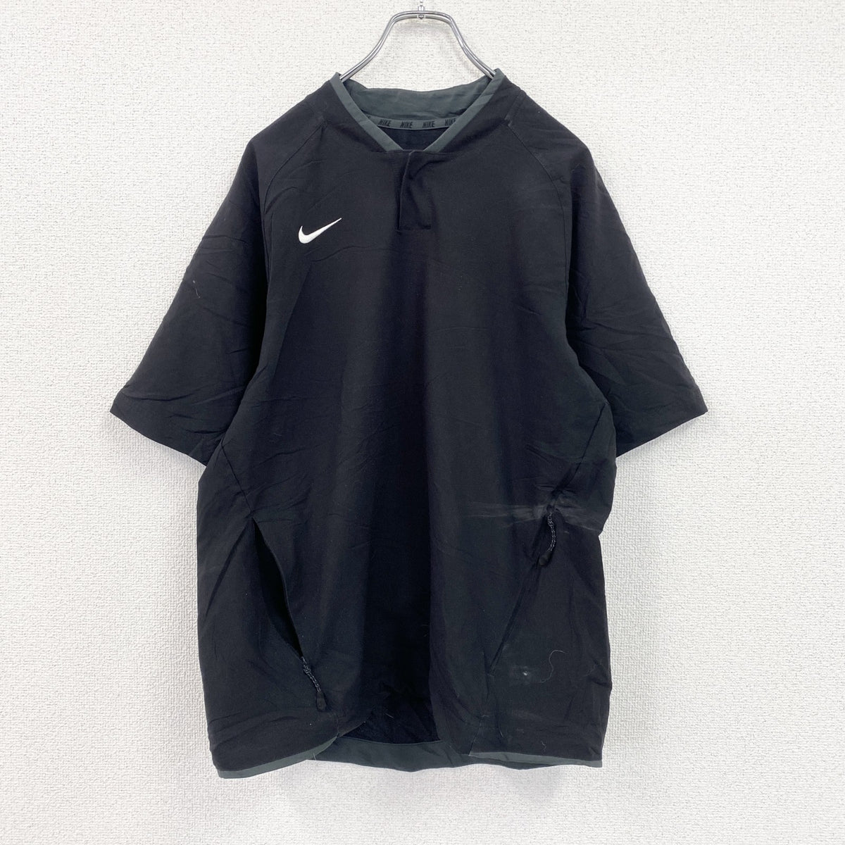 NIKE　ナイキ　半袖プルオーバー　黒　ブラック　Mサイズ