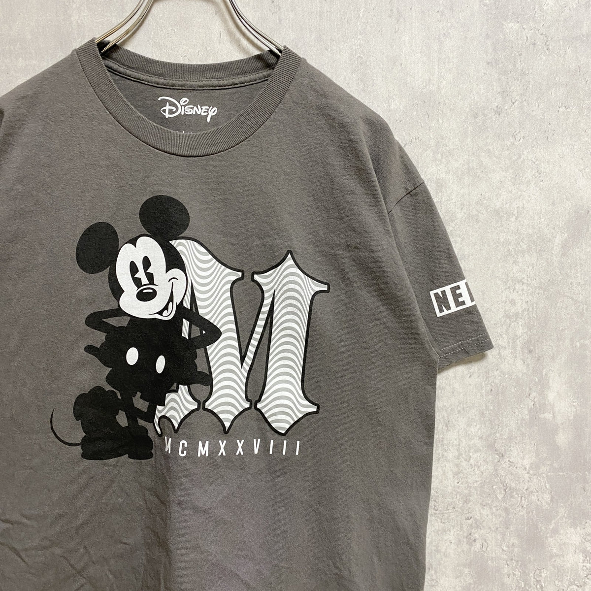 Disney　ディズニー　NEFF　ネフ　半袖プリントＴシャツ　グレー　灰色　Mickey　ミッキー　メンズ　レディース　古着