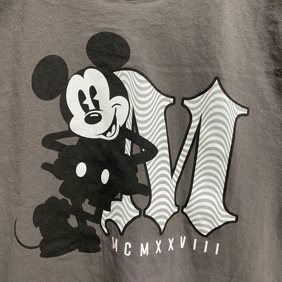 Disney　ディズニー　NEFF　ネフ　半袖プリントＴシャツ　グレー　灰色　Mickey　ミッキー　メンズ　レディース　古着