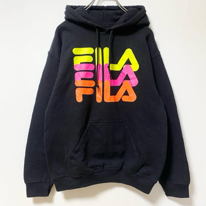 古着 used FILA フィラ　長袖カラフルビッグロゴプルオーバーパーカー　フーディー　レトロデザイン　ブラック　Ｓサイズ