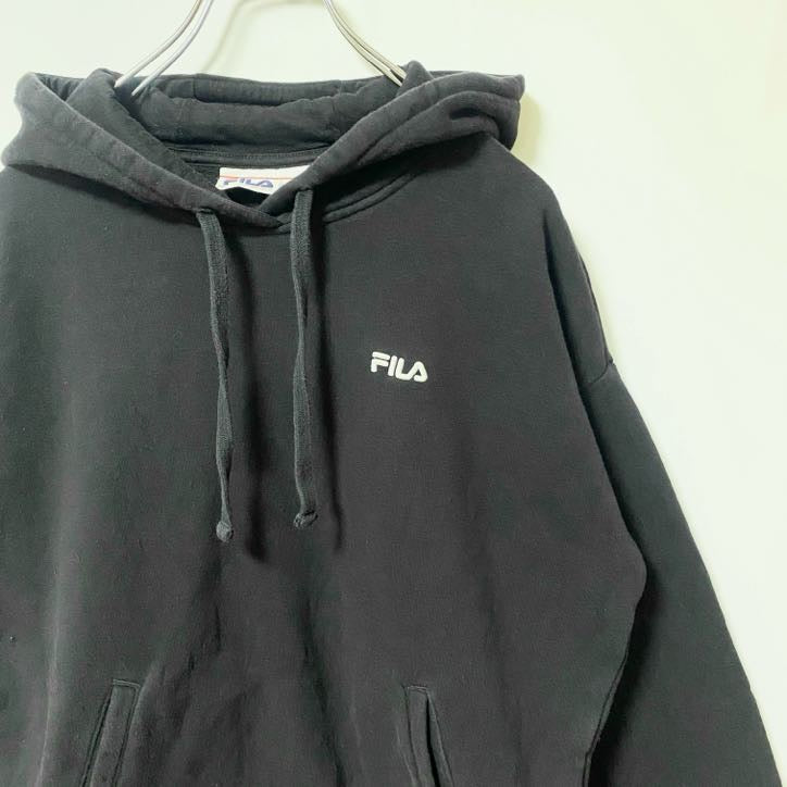 FILA　フィラ　スウェットパーカー/フーディー　刺繍ロゴ　ワンポイント　黒　ブラック　Ｍサイズ　古着