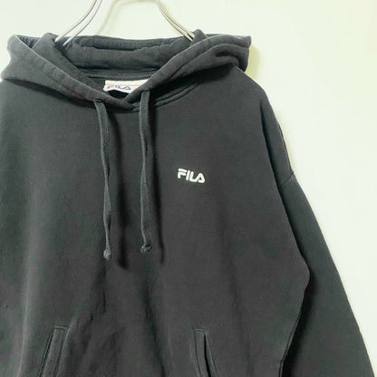 古着 used FILA フィラ 長袖ワンポイントロゴ刺繍プルオーバーパーカー　フーディー　ノームコア　ブラック　Ｍサイズ　