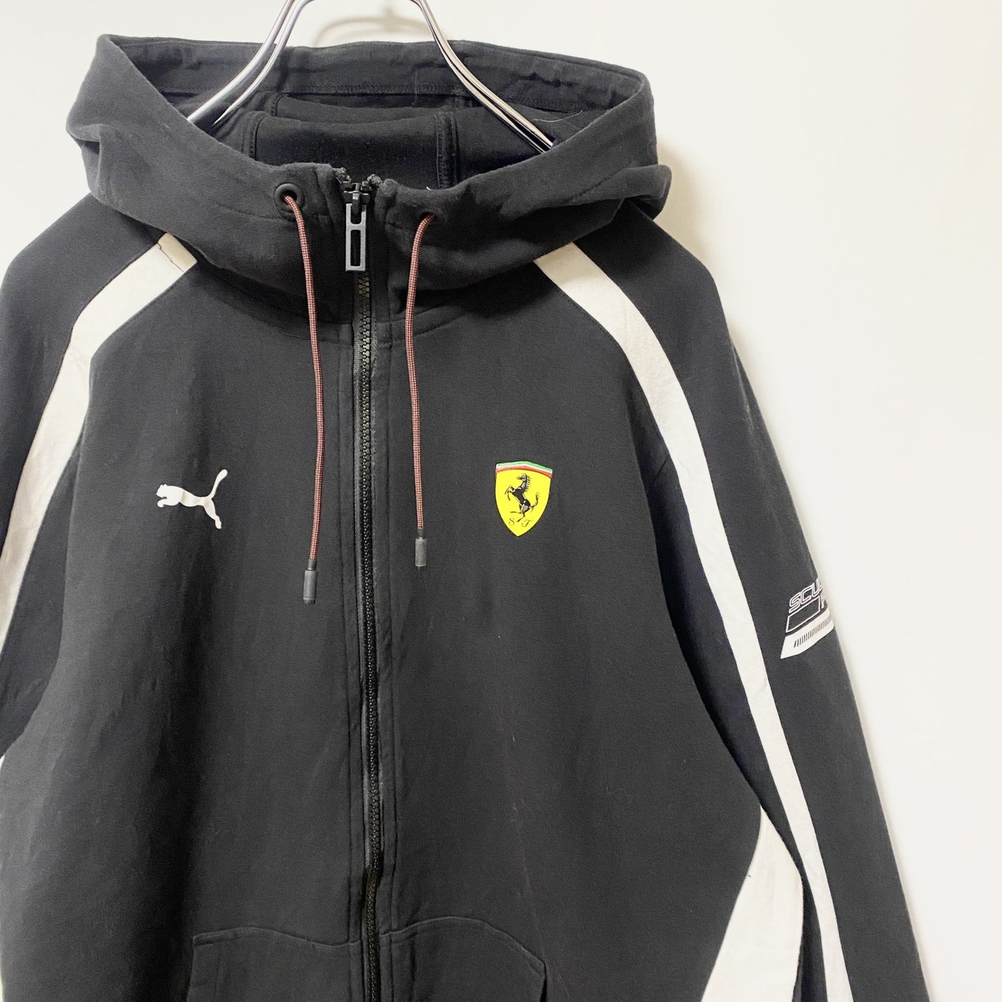 古着 used PUMA FERRARI プーマ フェラーリ コラボ 長袖ロゴジップパーカー　フーディー　ブラック　Ｓサイズ