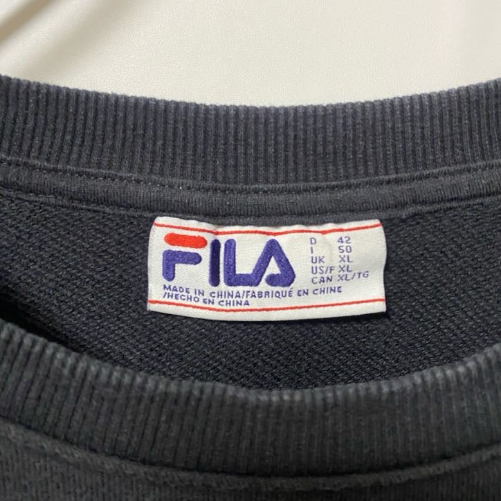 古着 used FILA フィラ 長袖クルーネックビッグロゴスウェット　トレーナー　オーバーサイズ　ブラック　XLサイズ