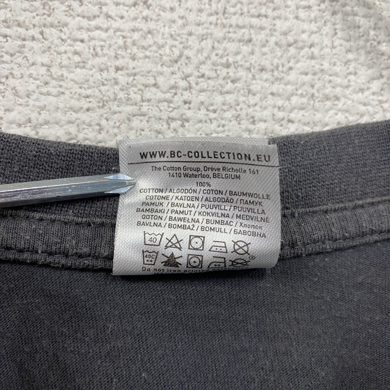 B&C　半袖プリントTシャツ　フェード　英字プリント　ビッグデザイン　クルーネック　黒　ブラック　2XLサイズ　古着