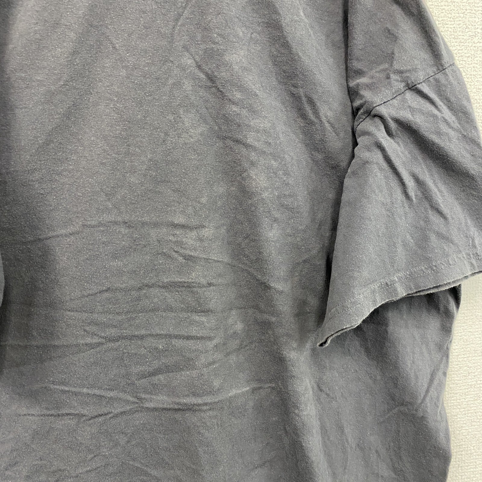 B&C　半袖プリントTシャツ　フェード　英字プリント　ビッグデザイン　クルーネック　黒　ブラック　2XLサイズ　古着